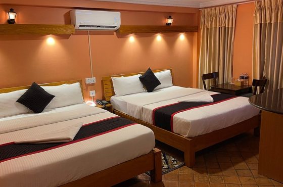 Hotel Empire & Rooftop Restaurant